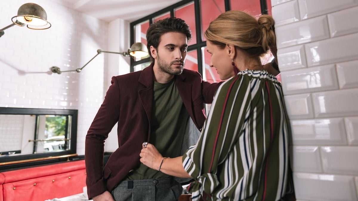 Stepmom begs daughter to keep quiet after kissing her boyfriend at his birthday party. AITA? + UPDATE