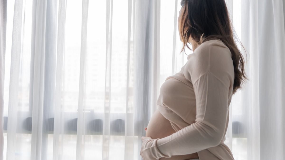 Pregnant woman bans mom from watching her baby, 'she said I hate her.' AITA?