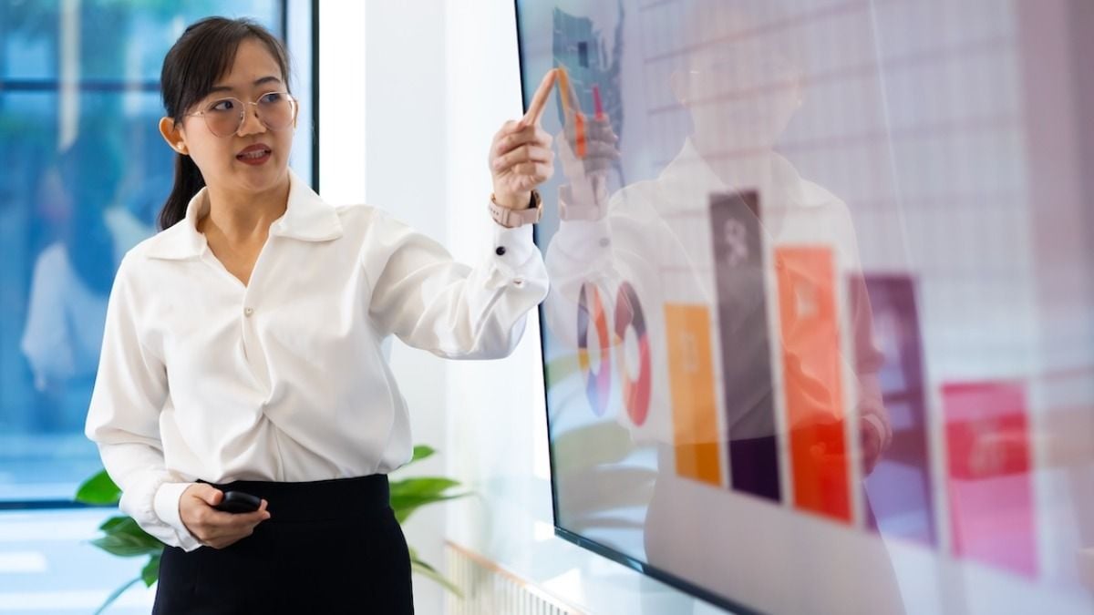 Woman publicly calls out male coworker during presentation. AITA? 'The room went DEAD silent.'